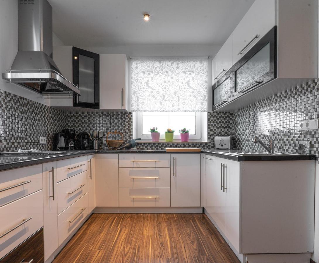 Appartements-Dalila ซังคท์มิคาอิลอิมลุงเกา ภายนอก รูปภาพ