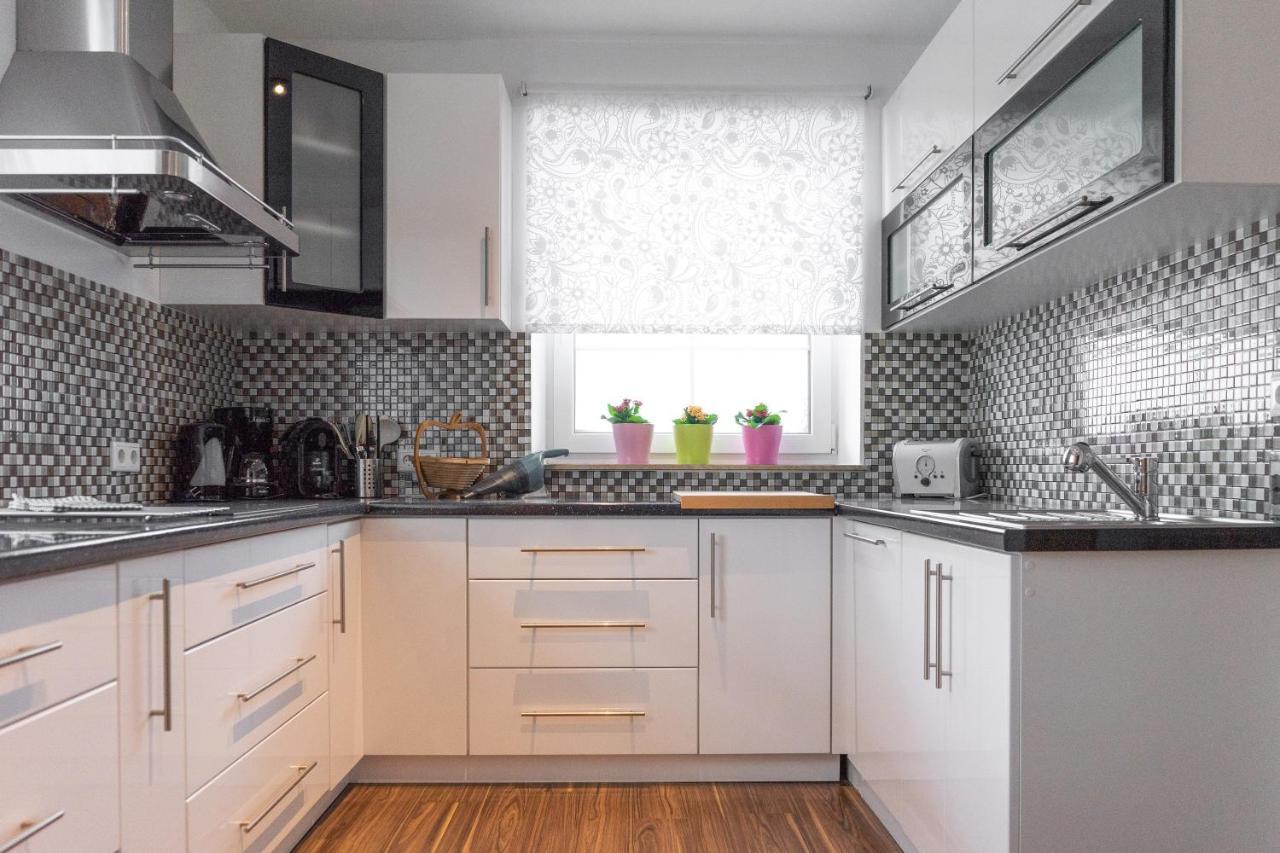 Appartements-Dalila ซังคท์มิคาอิลอิมลุงเกา ภายนอก รูปภาพ