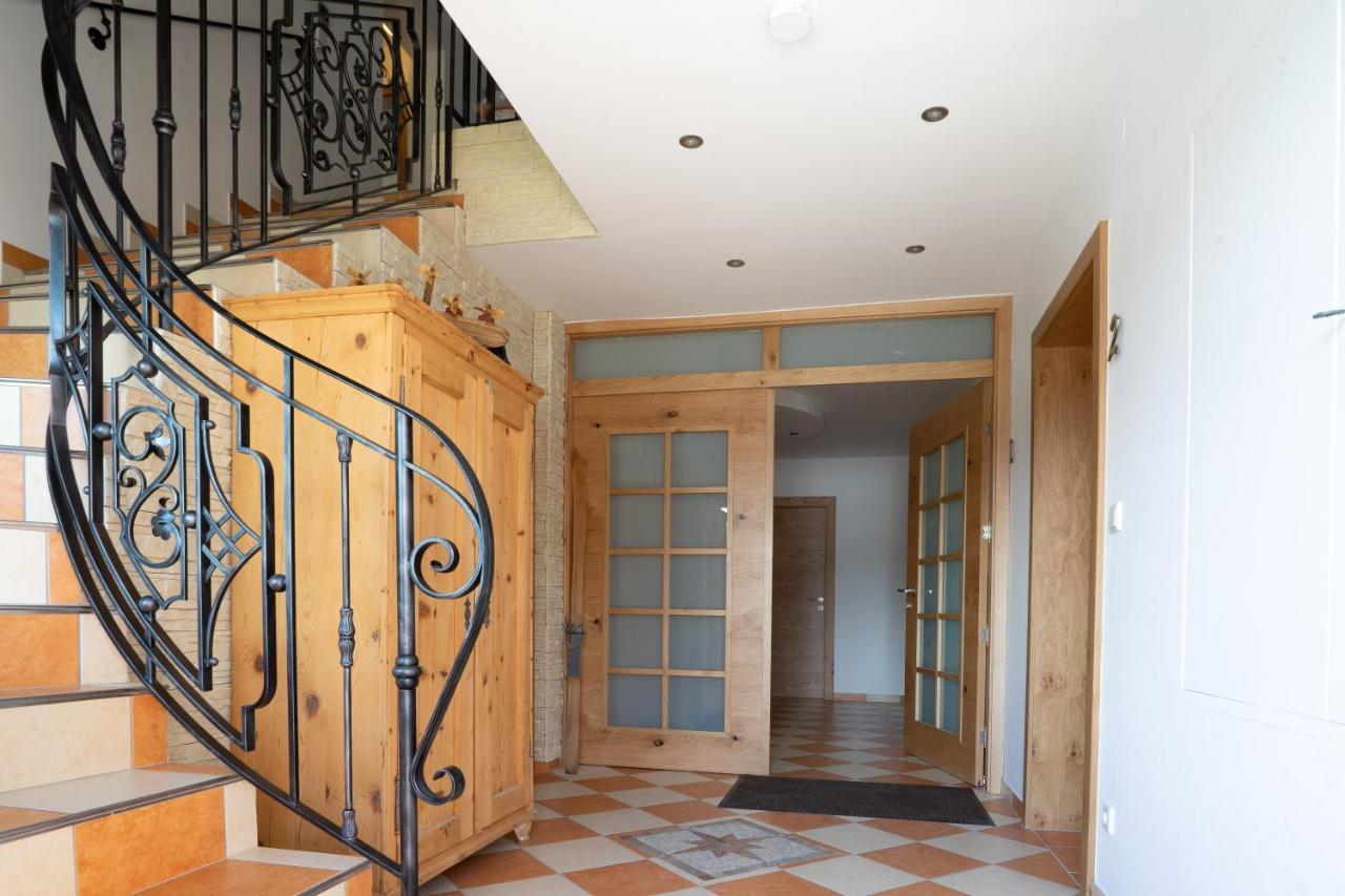 Appartements-Dalila ซังคท์มิคาอิลอิมลุงเกา ภายนอก รูปภาพ